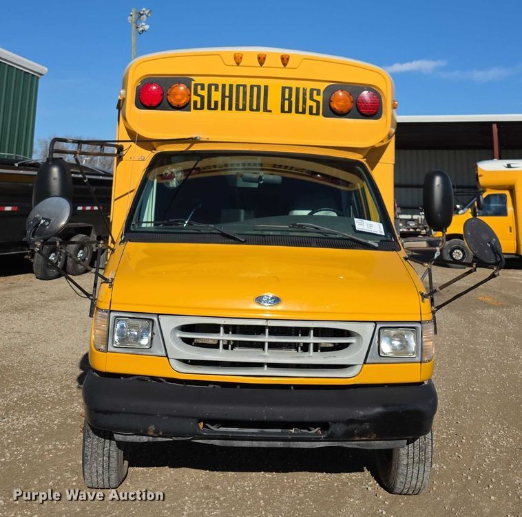 image for item FI0755 2001 Ford E450 school bus