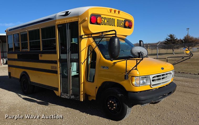image for item FI0755 2001 Ford E450 school bus