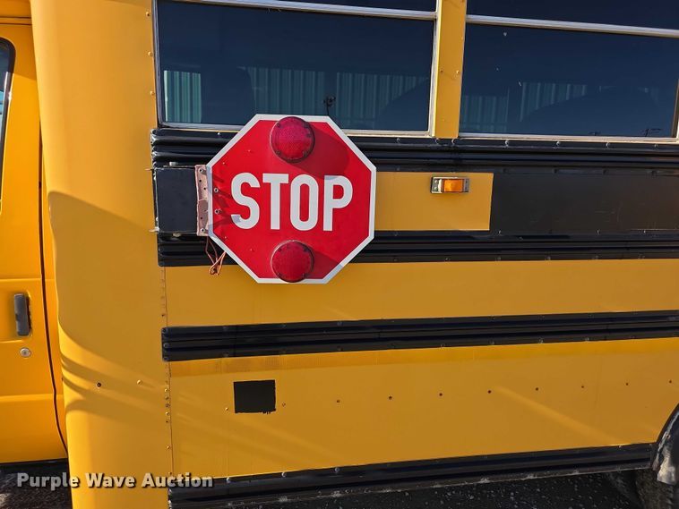 image for item FI0755 2001 Ford E450 school bus