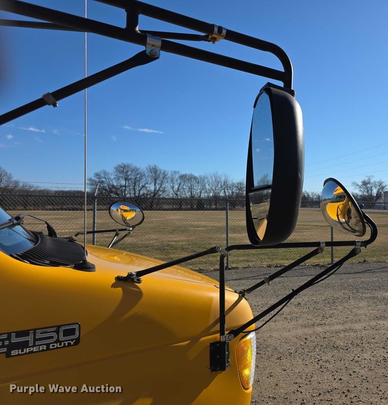 image for item FI0755 2001 Ford E450 school bus