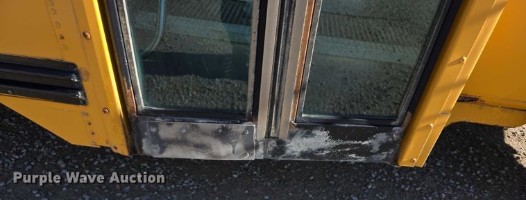 image for item FI0755 2001 Ford E450 school bus