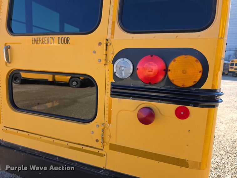 image for item FI0755 2001 Ford E450 school bus