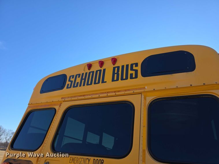 image for item FI0755 2001 Ford E450 school bus