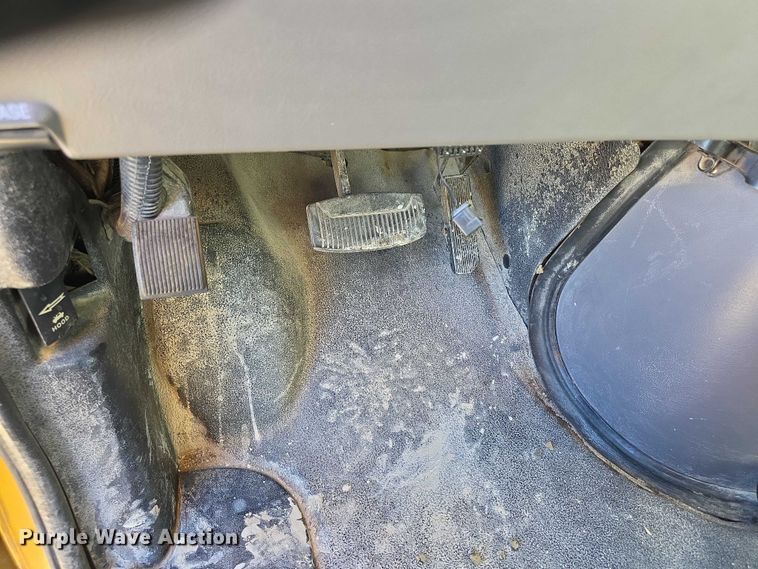 image for item FI0755 2001 Ford E450 school bus