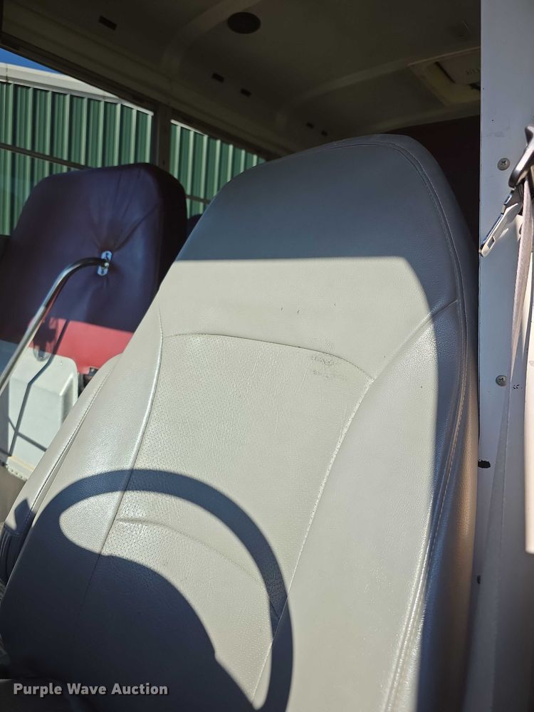 image for item FI0755 2001 Ford E450 school bus