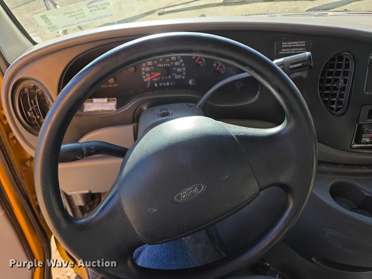 image for item FI0755 2001 Ford E450 school bus