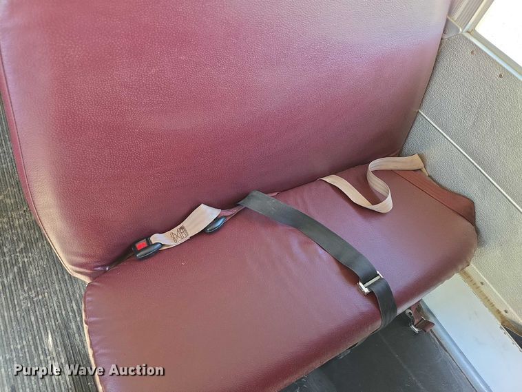 image for item FI0755 2001 Ford E450 school bus