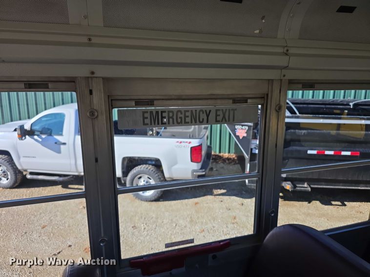 image for item FI0755 2001 Ford E450 school bus