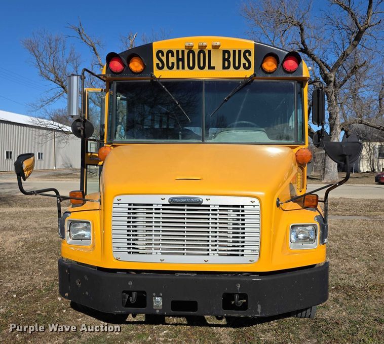 image for item FI0767 2004 Thomas school bus