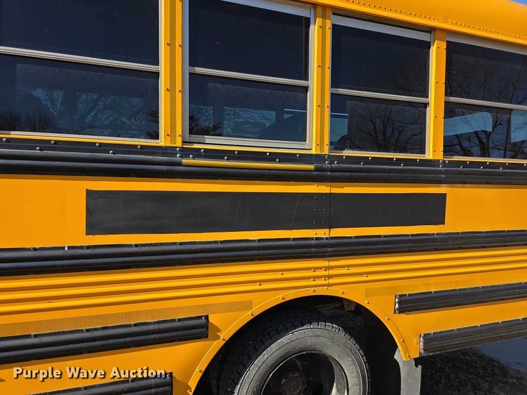 image for item FI0767 2004 Thomas school bus