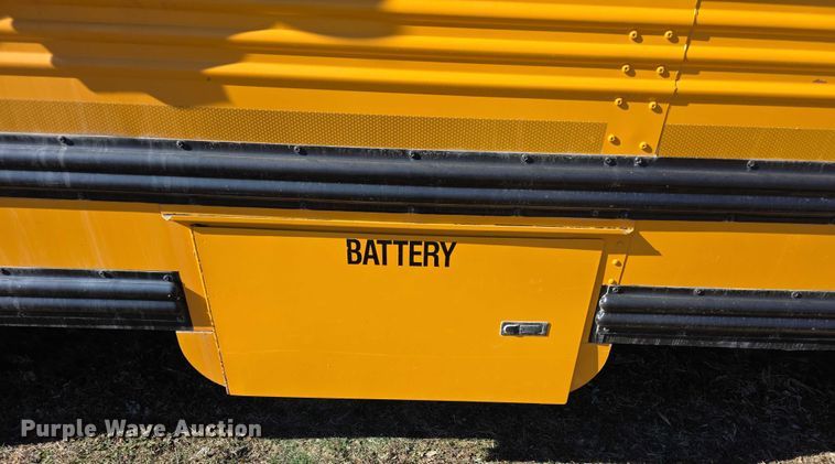 image for item FI0767 2004 Thomas school bus