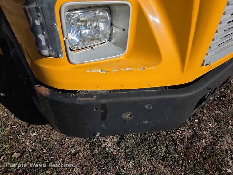 image for item FI0767 2004 Thomas school bus