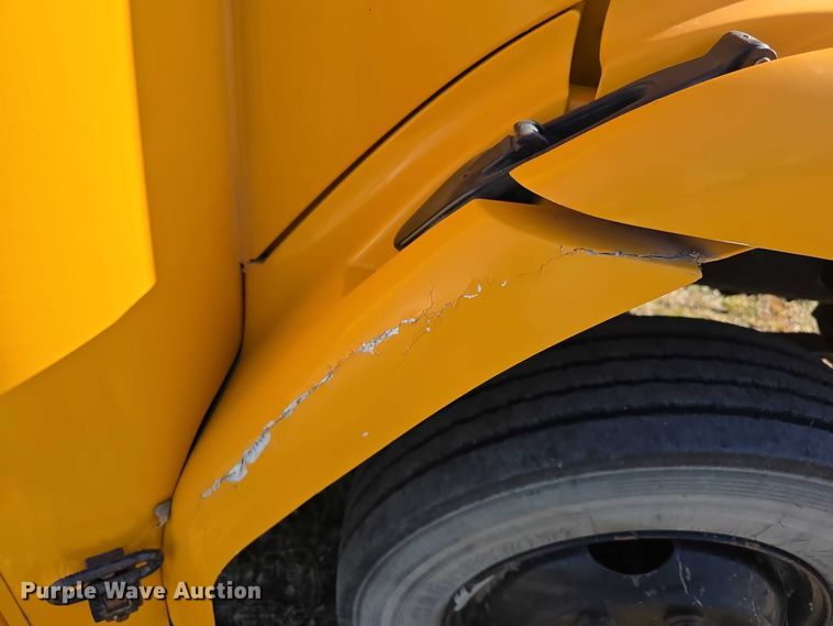 image for item FI0767 2004 Thomas school bus