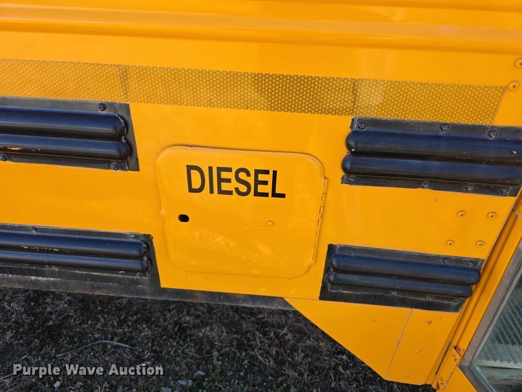 image for item FI0767 2004 Thomas school bus