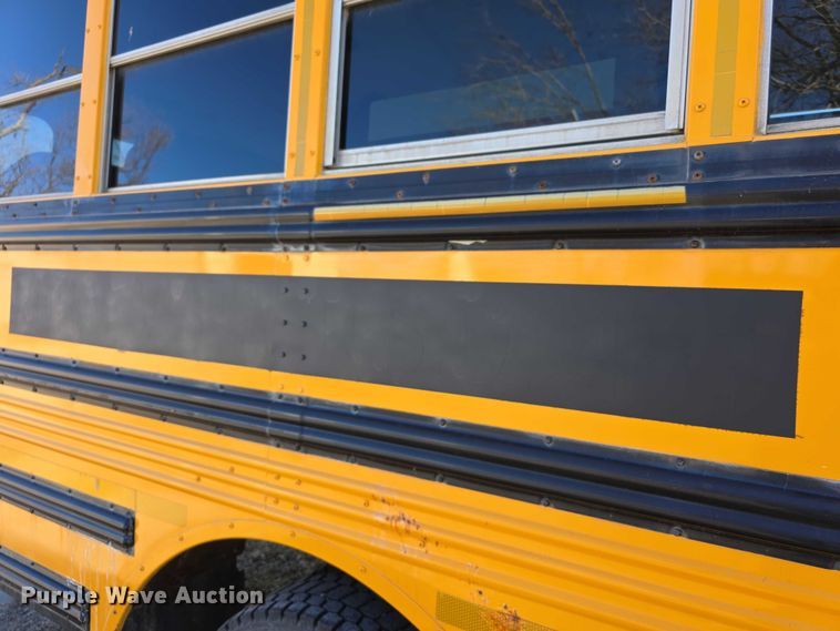 image for item FI0767 2004 Thomas school bus