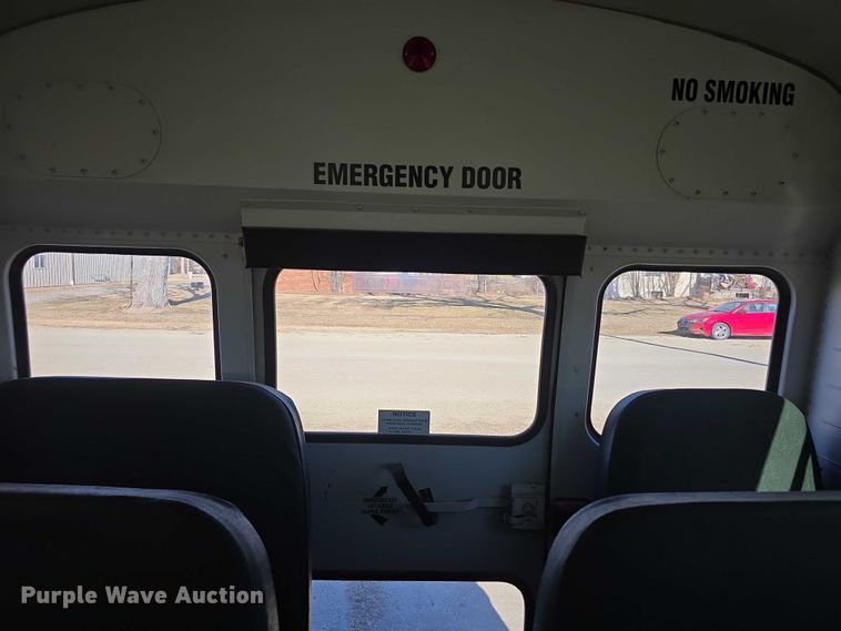 image for item FI0767 2004 Thomas school bus