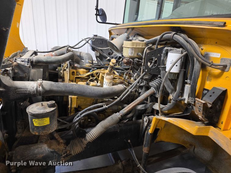 image for item FI0767 2004 Thomas school bus