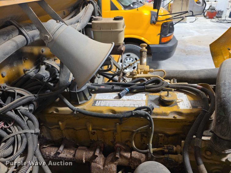 image for item FI0767 2004 Thomas school bus