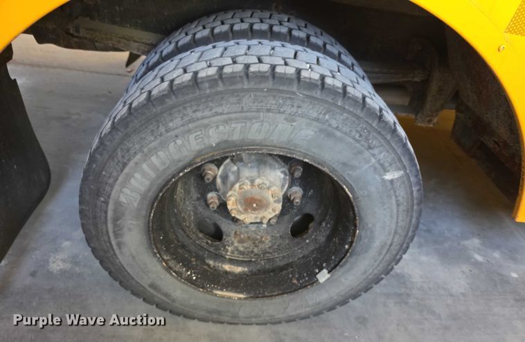 image for item FI0767 2004 Thomas school bus