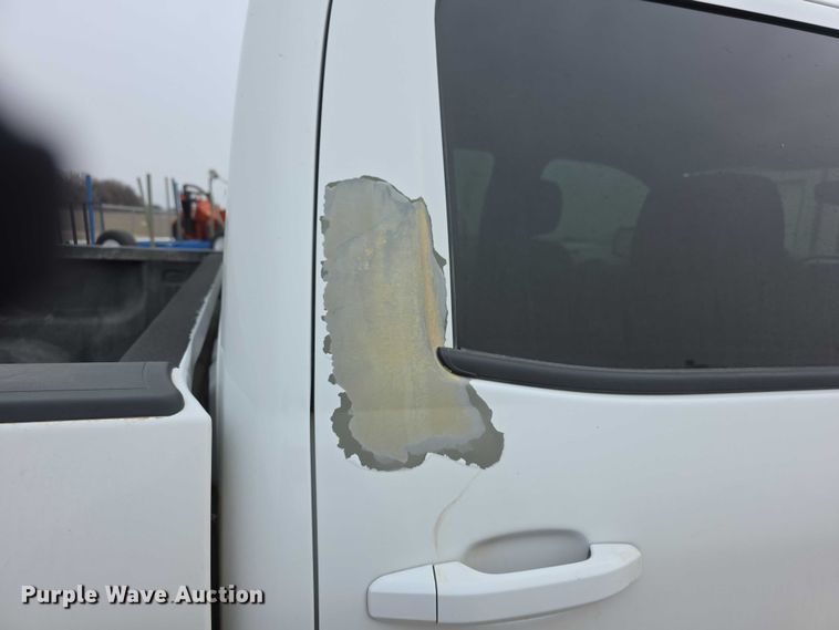 image for item FI0810 2015 Chevrolet Silverado 1500 Crew Cab pickup truck