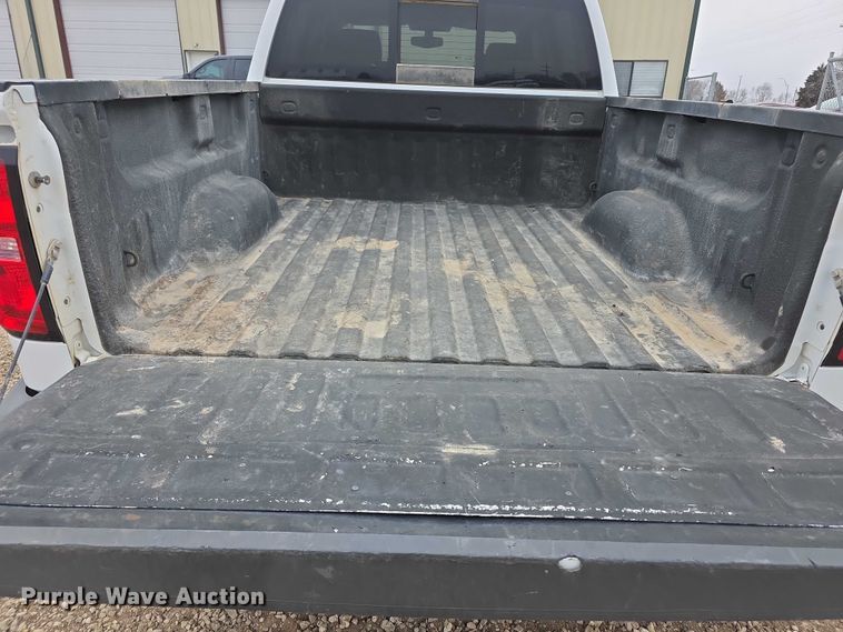 image for item FI0810 2015 Chevrolet Silverado 1500 Crew Cab pickup truck