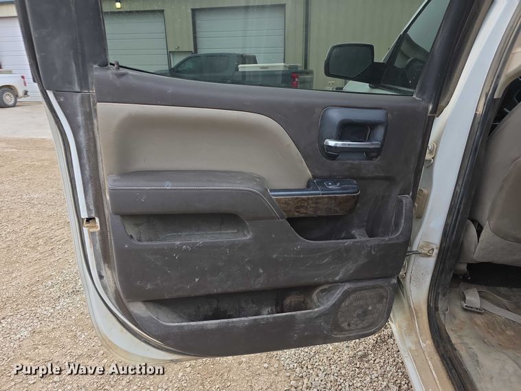 image for item FI0810 2015 Chevrolet Silverado 1500 Crew Cab pickup truck