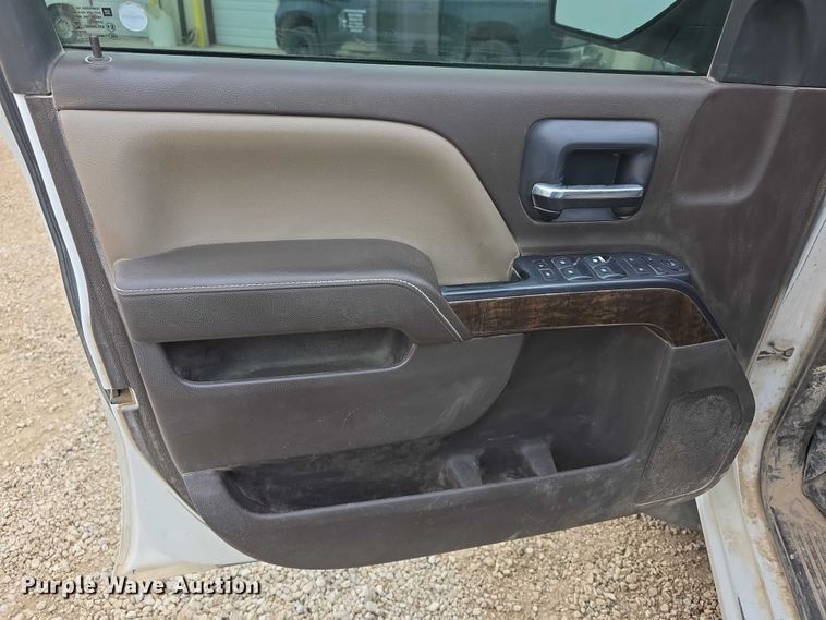 image for item FI0810 2015 Chevrolet Silverado 1500 Crew Cab pickup truck