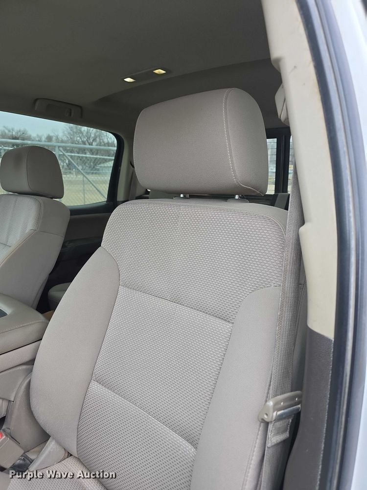 image for item FI0810 2015 Chevrolet Silverado 1500 Crew Cab pickup truck