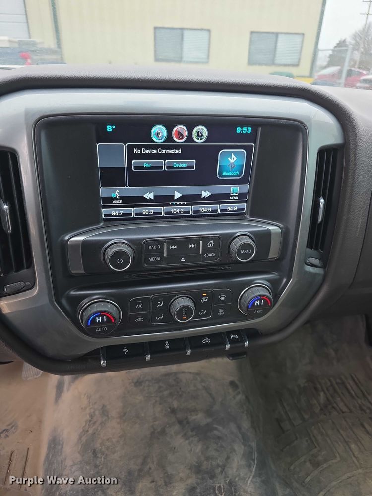 image for item FI0810 2015 Chevrolet Silverado 1500 Crew Cab pickup truck