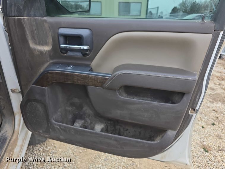 image for item FI0810 2015 Chevrolet Silverado 1500 Crew Cab pickup truck