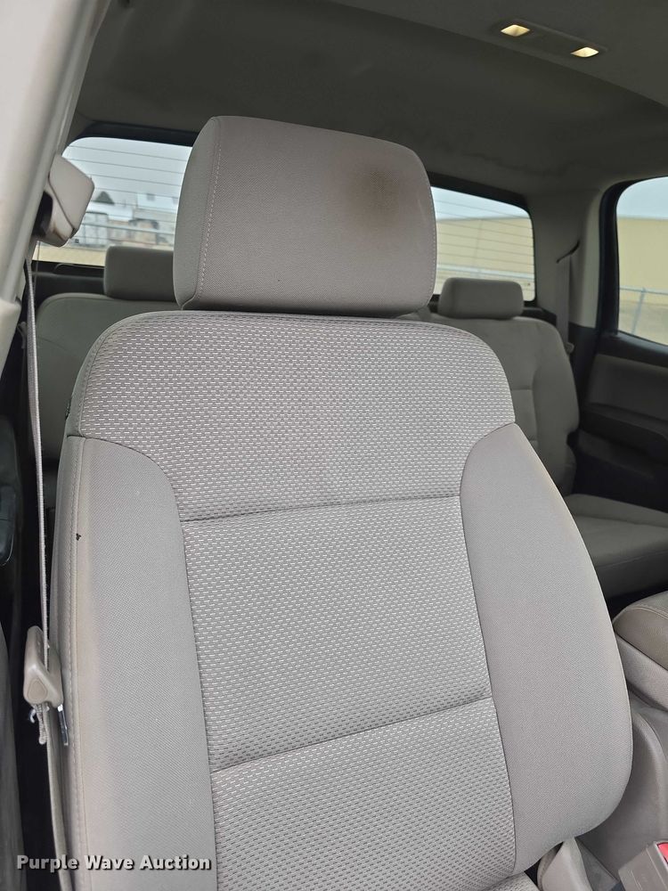 image for item FI0810 2015 Chevrolet Silverado 1500 Crew Cab pickup truck