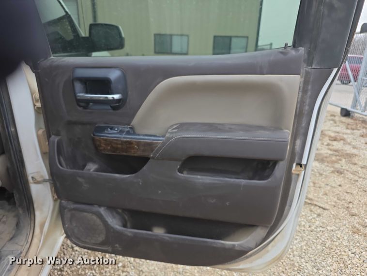 image for item FI0810 2015 Chevrolet Silverado 1500 Crew Cab pickup truck