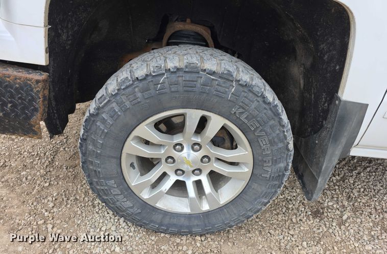 image for item FI0810 2015 Chevrolet Silverado 1500 Crew Cab pickup truck