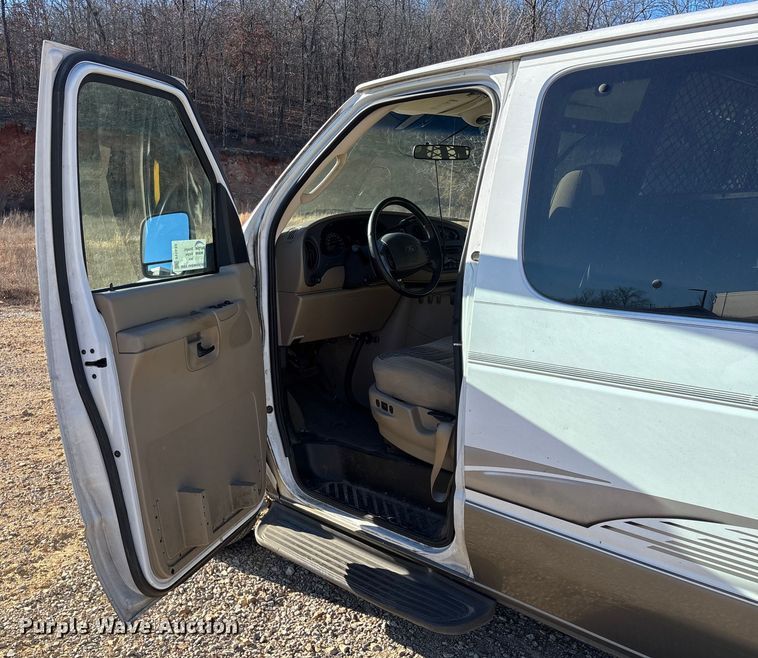 image for item FI1632 2003 Ford E150 van