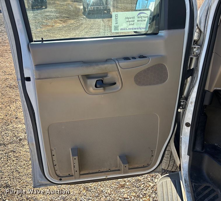 image for item FI1632 2003 Ford E150 van