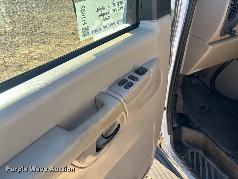 image for item FI1632 2003 Ford E150 van