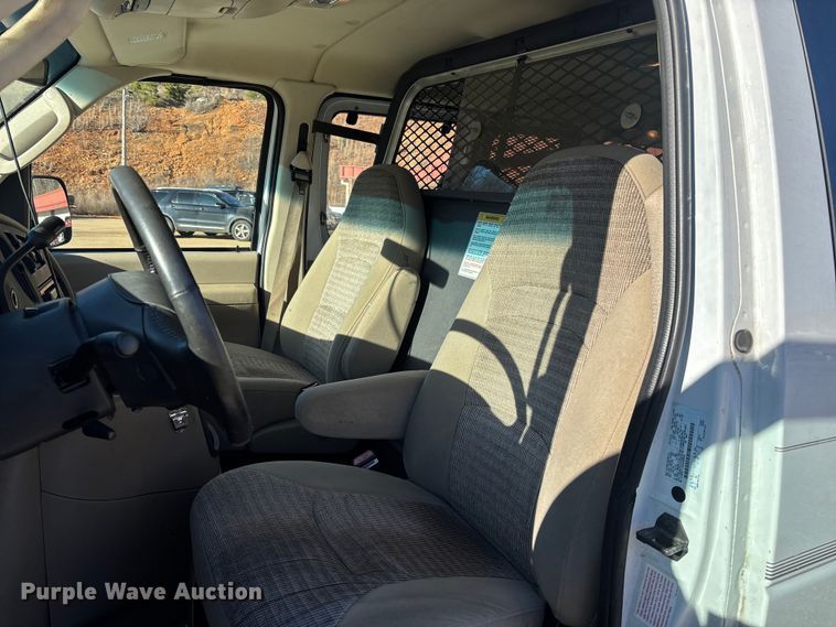 image for item FI1632 2003 Ford E150 van