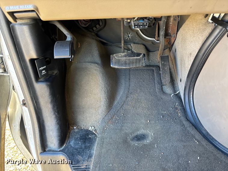 image for item FI1632 2003 Ford E150 van