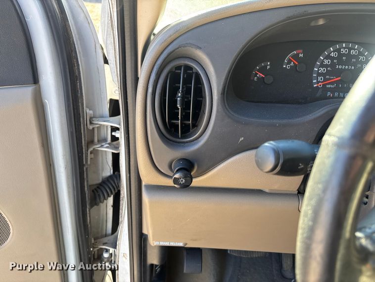 image for item FI1632 2003 Ford E150 van