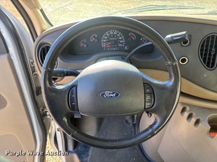 image for item FI1632 2003 Ford E150 van