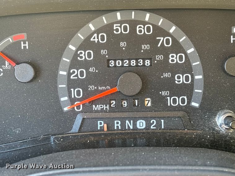 image for item FI1632 2003 Ford E150 van