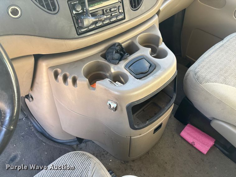 image for item FI1632 2003 Ford E150 van