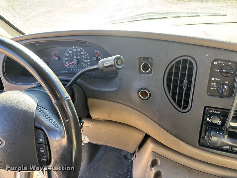 image for item FI1632 2003 Ford E150 van