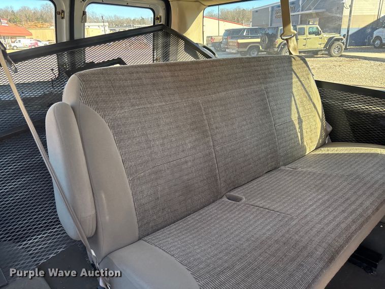 image for item FI1632 2003 Ford E150 van