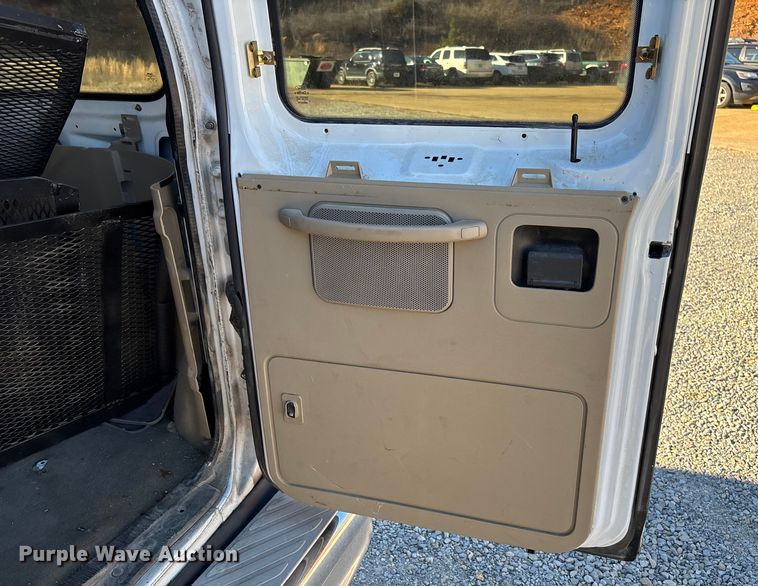 image for item FI1632 2003 Ford E150 van