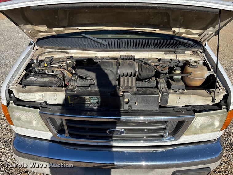 image for item FI1632 2003 Ford E150 van