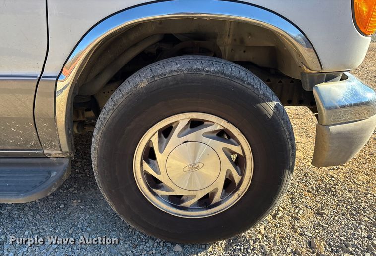 image for item FI1632 2003 Ford E150 van