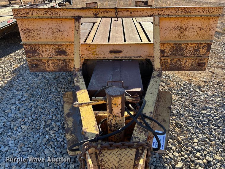 image for item FI1635 1976 Equipment trailer