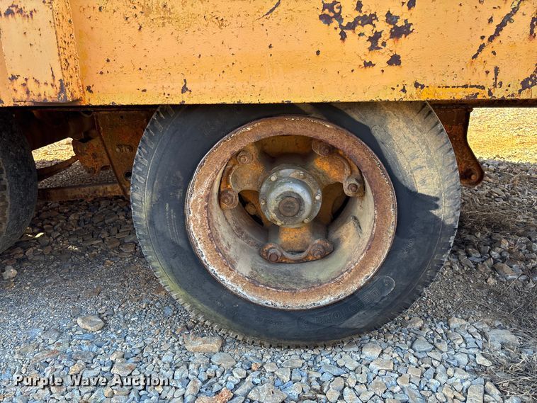 image for item FI1635 1976 Equipment trailer