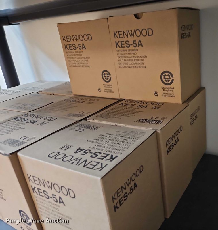 image for item FN5518 Kenwood speakers